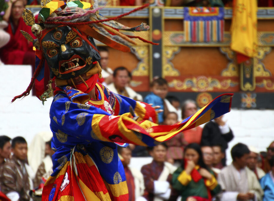 blue mask dance